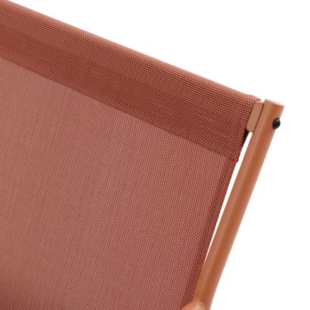 Salon de jardin PANTONE 4 places en acier corail et coussins girs clair